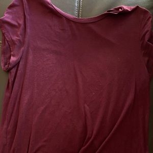 cute american eagle burgundy top